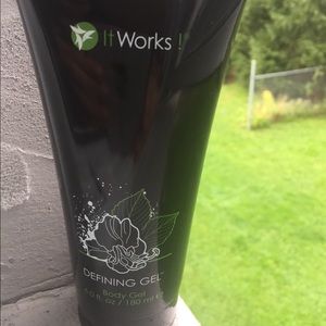 NWOT Body Defining Gel